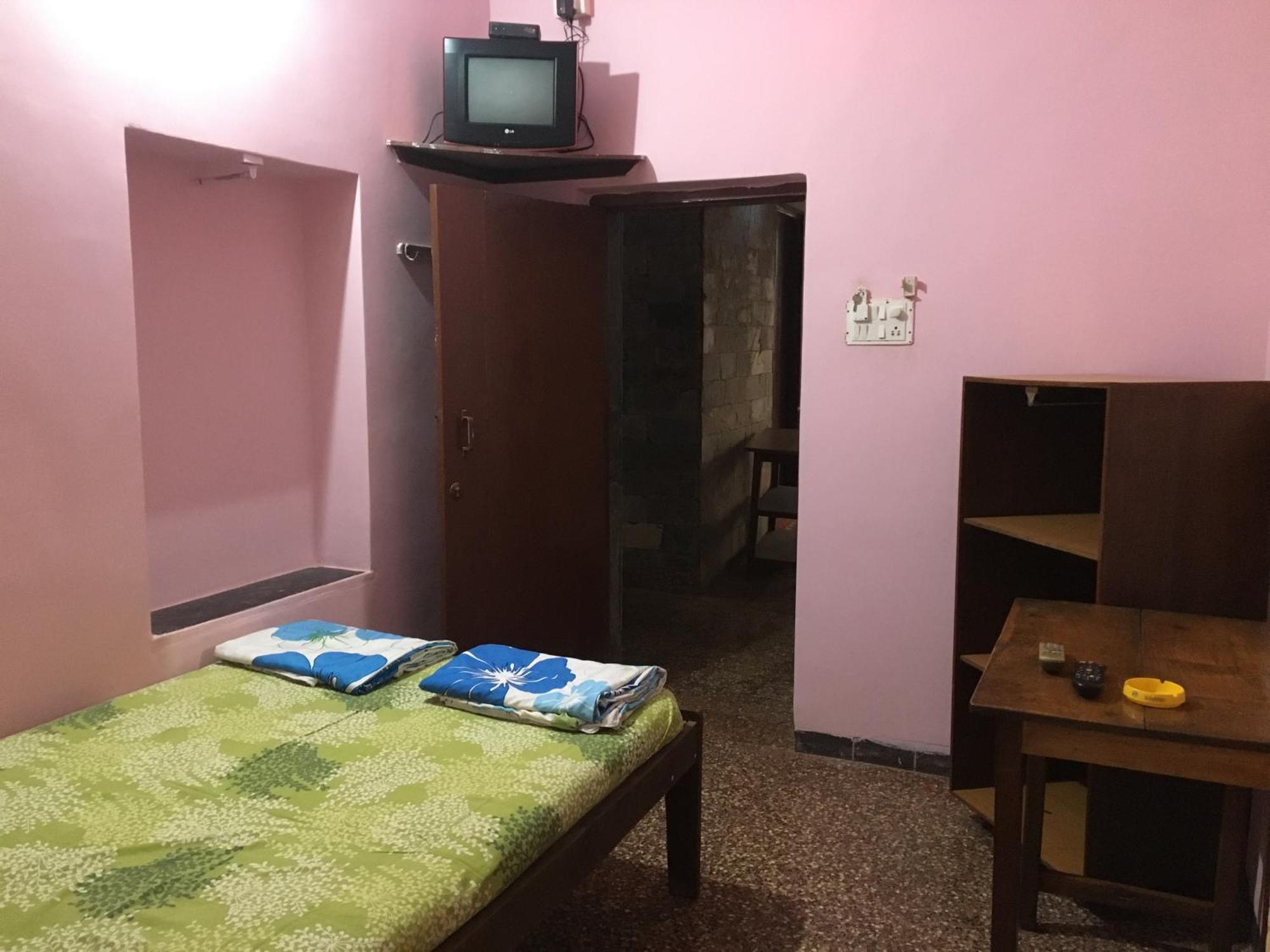 Hill View Guest House Анджуна Екстериор снимка