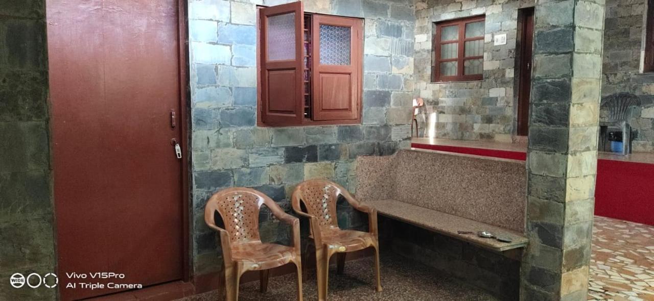 Hill View Guest House Анджуна Екстериор снимка
